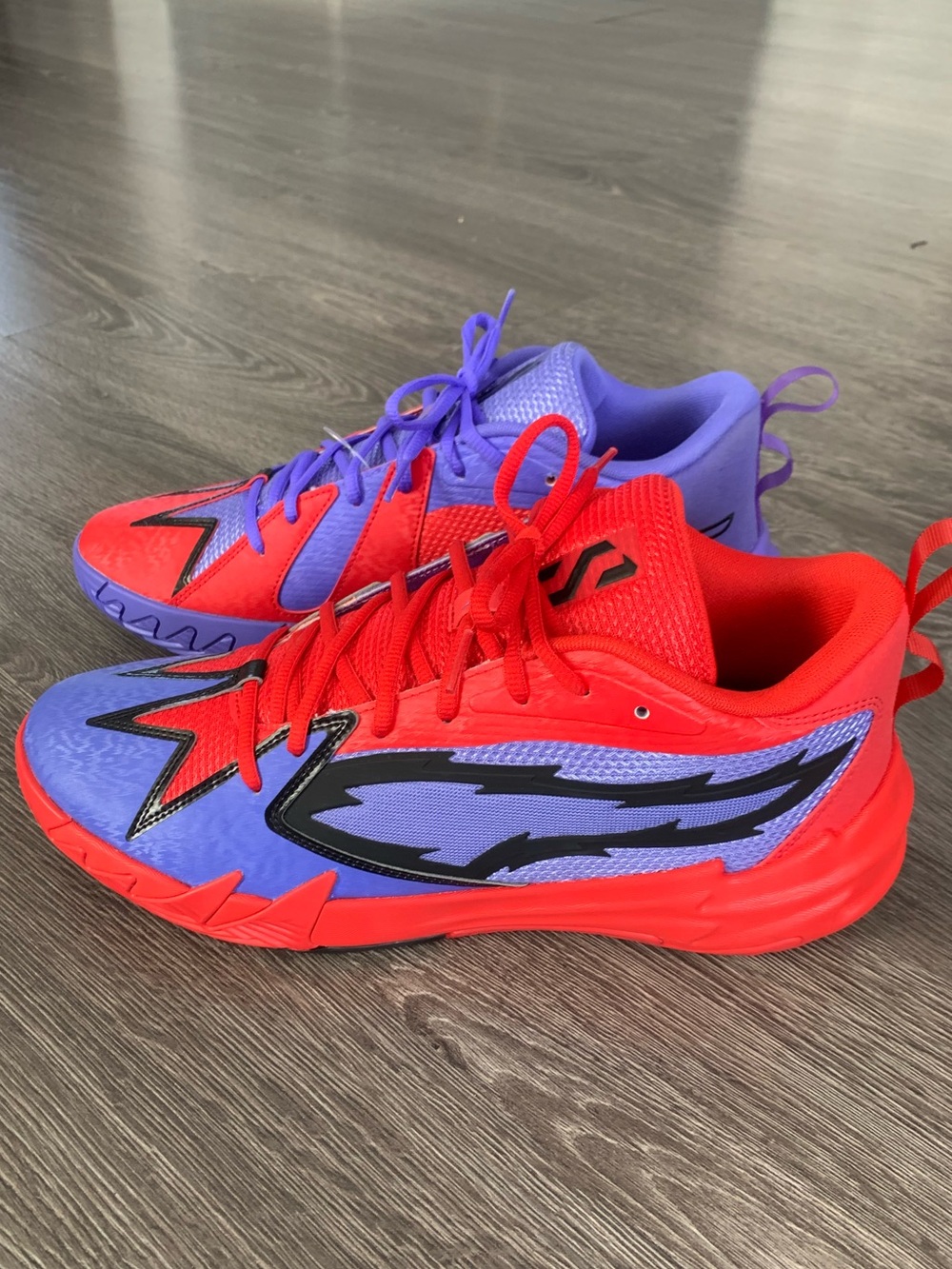 Puma men’s scoot zeros pred basketball Red and Purple Performance Sneakers -